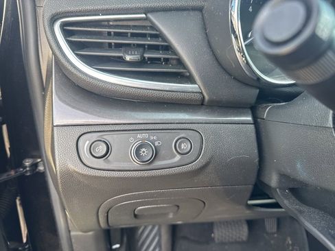 Used 2018 Buick Encore Essence image 10