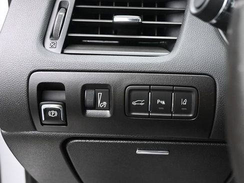 Used 2016 Chevrolet Impala LTZ image 22