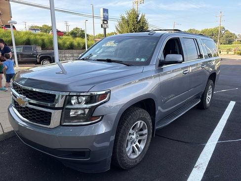 Used 2018 Chevrolet Suburban LT w/ Max Trailering Package AWD/4WD image 2