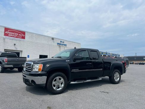 Used 2013 GMC Sierra 1500 SLT w/ All-Terrain Package AWD/4WD image 2