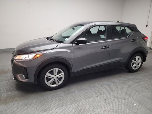 Used 2024 Nissan Kicks S image 2