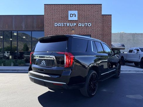 Used 2021 GMC Yukon SLT w/ Rear Media and Nav Package AWD/4WD image 8