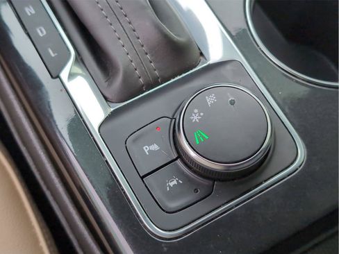 Used 2024 Chevrolet Blazer Premier w/ Driver Confidence II Package FWD image 22