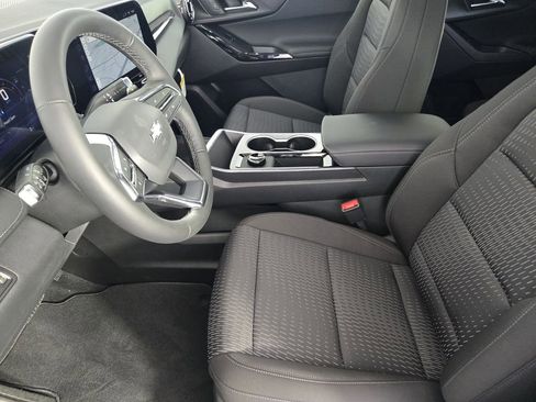 New 2026 Chevrolet Equinox LT w/ Safety and Technology Package image 16