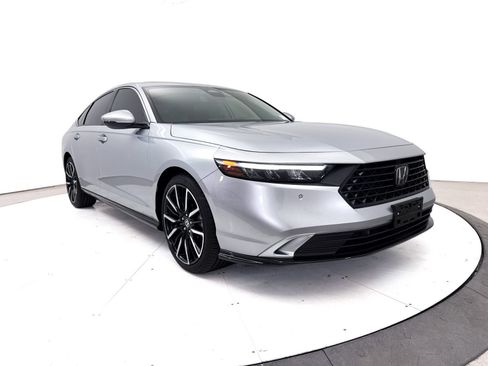 Used 2025 Honda Accord Touring image 13