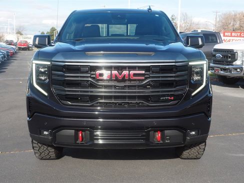 Used 2022 GMC Sierra 1500 AT4 w/ Technology Package image 2