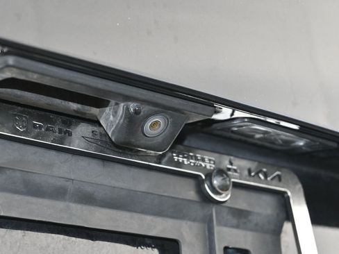 Used 2020 Volkswagen Tiguan SE R-Line image 41