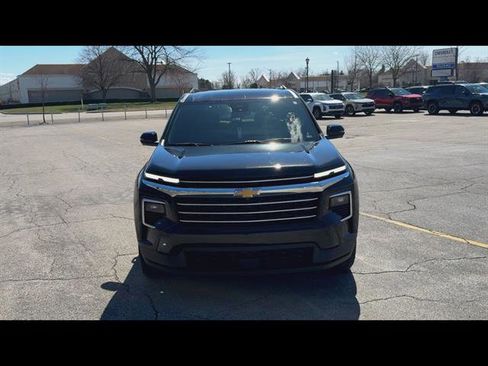 Certified 2025 Chevrolet Traverse LT w/ Driver Confidence Package AWD/4WD image 30