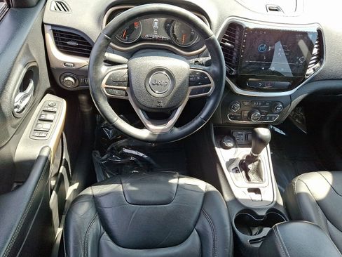 Used 2018 Jeep Cherokee Limited AWD/4WD image 11