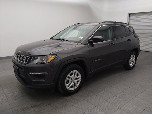 Used 2019 Jeep Compass Sport FWD image 2
