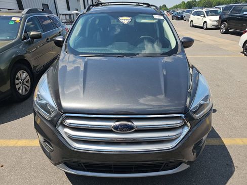 Used 2017 Ford Escape SE w/ Equipment Group 201A FWD image 2