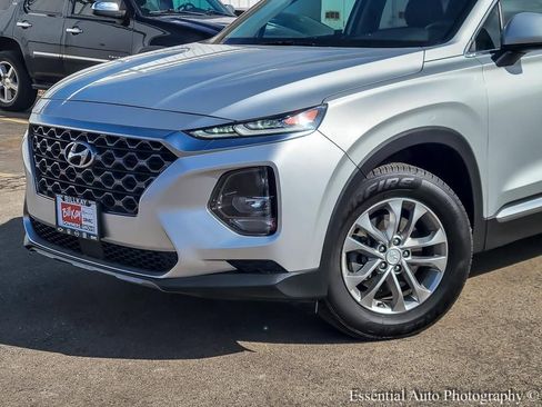 Used 2019 Hyundai Santa Fe SE image 3