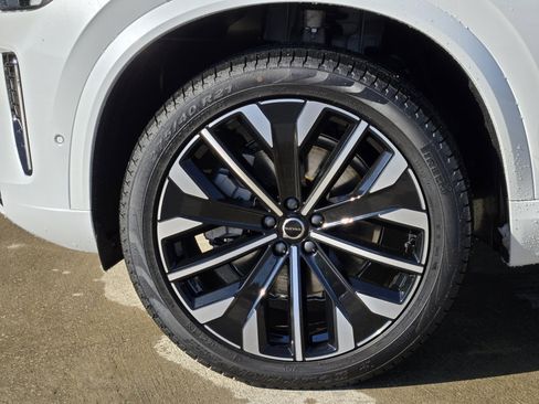 New 2026 Volvo XC90 B6 Ultra w/ Protection Package image 12