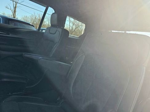 Used 2023 Jeep Grand Cherokee L Altitude image 24