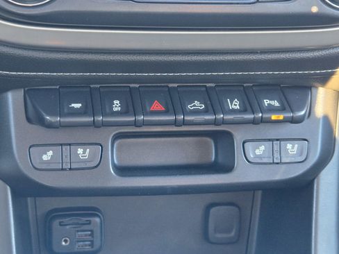 Used 2021 GMC Canyon Denali image 21