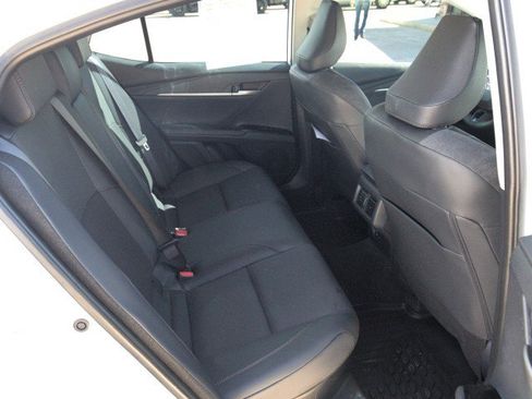 Used 2025 Toyota Camry XLE image 30