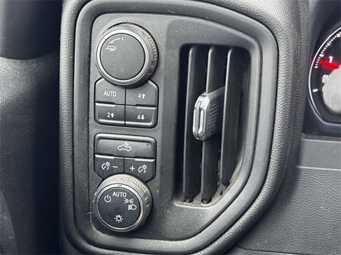 Used 2022 Chevrolet Silverado 1500 Custom Trail Boss image 15