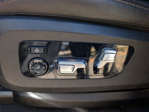 Used 2022 BMW X7 M50i image 14