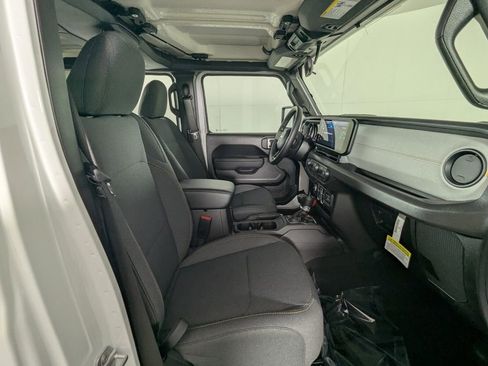 New 2025 Jeep Grand Cherokee Summit image 31