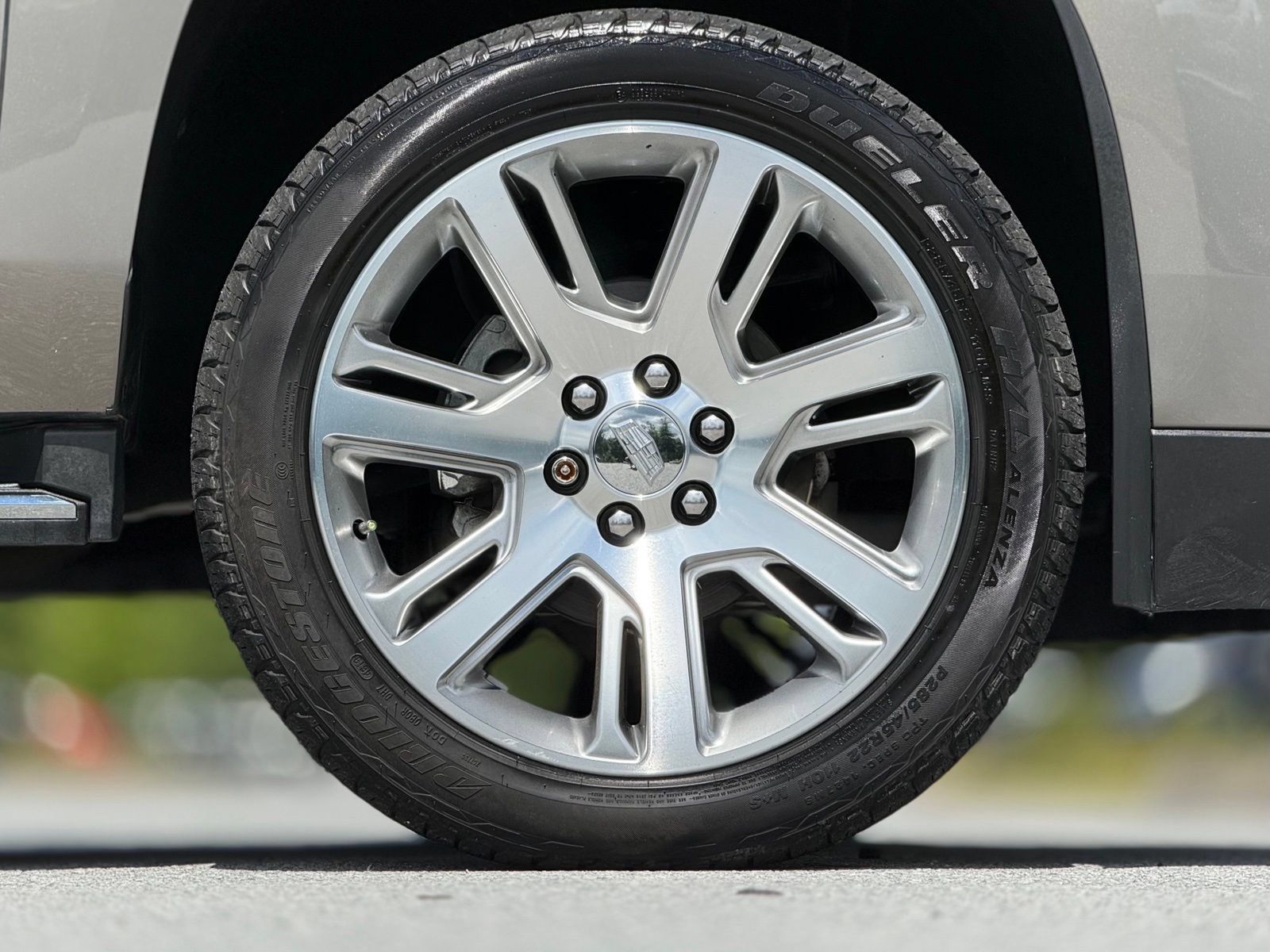 Used 2017 Cadillac Escalade Luxury RWD image 21