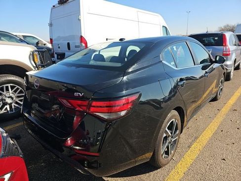 Used 2024 Nissan Sentra SV image 3