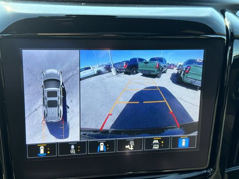 Used 2023 Chevrolet Traverse RS image 20