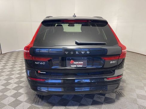 Used 2023 Volvo XC60 B5 Core image 5