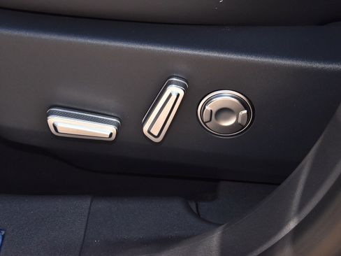 New 2026 Lincoln Nautilus Premier w/ Equipment Group 102A image 38