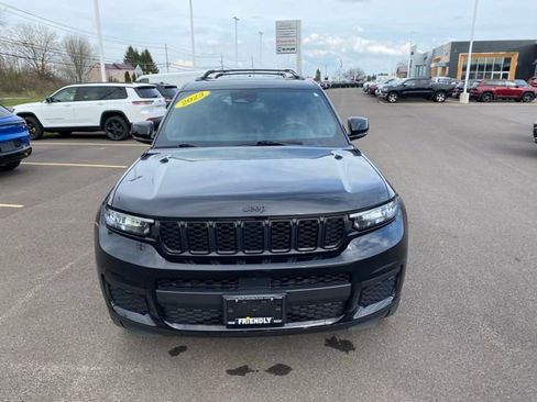 Used 2023 Jeep Grand Cherokee L Laredo AWD/4WD image 2