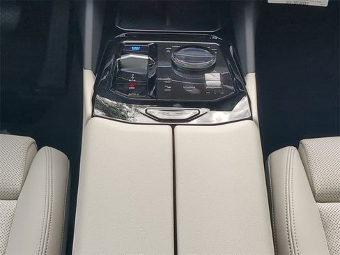 New 2026 BMW i5 eDrive40 w/ Premium Package image 19