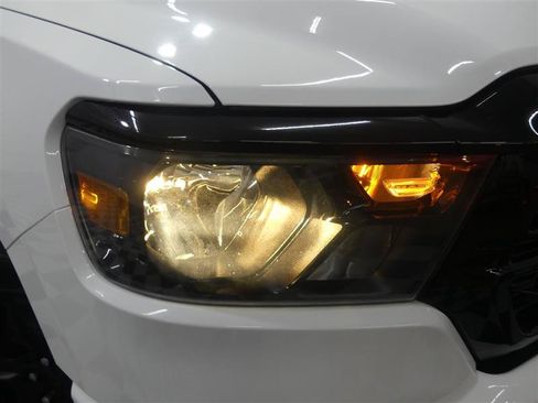 Used 2023 RAM 1500 Big Horn AWD/4WD image 12