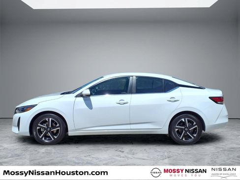 Used 2024 Nissan Sentra SV FWD image 5