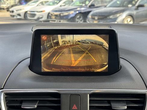 Used 2018 MAZDA MAZDA3 Grand Touring image 27