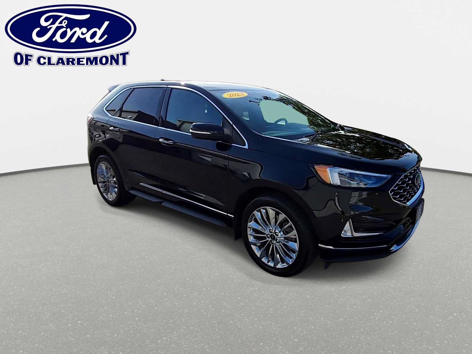 Used 2023 Ford Edge Titanium w/ Equipment Group 301A AWD/4WD image 2