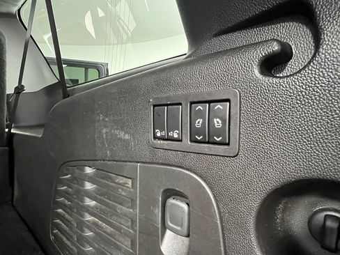 Used 2017 GMC Yukon XL Denali w/ Open Road Package AWD/4WD image 16