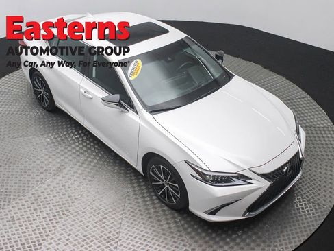 Used 2024 Lexus ES 250 w/ Premium Package AWD/4WD image 3