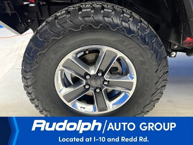 Used 2019 Jeep Wrangler Unlimited Sahara AWD/4WD image 35