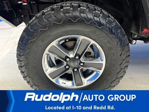 Used 2019 Jeep Wrangler Unlimited Sahara AWD/4WD image 35