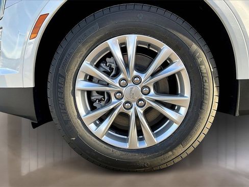 New 2026 Cadillac XT5 Luxury image 12