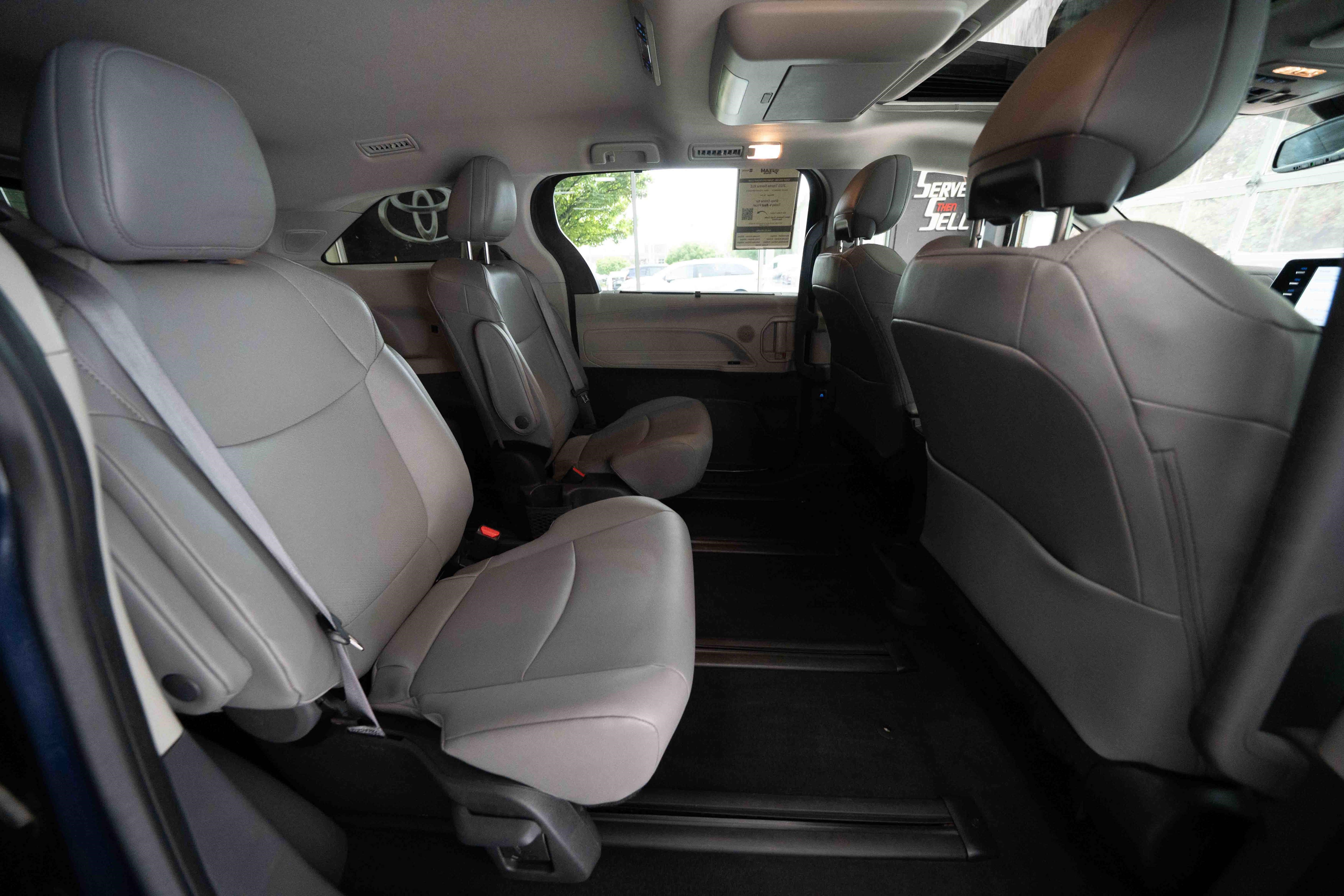 Certified 2023 Toyota Sienna XLE w/ XLE Plus Package AWD/4WD image 27