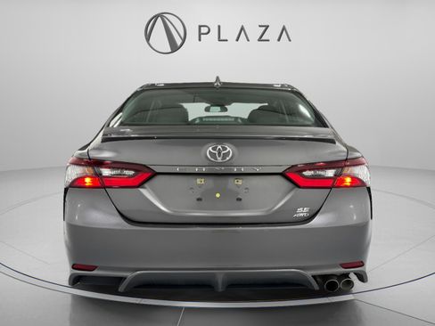Used 2024 Toyota Camry SE image 4