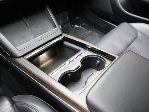 Used 2022 Tesla Model S AWD image 56