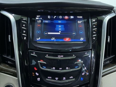 Used 2020 Cadillac Escalade ESV Luxury image 23