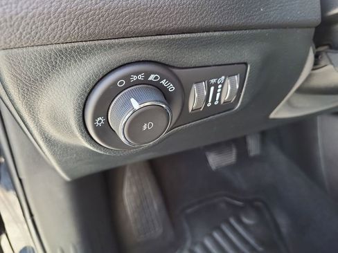 Used 2021 Jeep Compass Latitude image 13