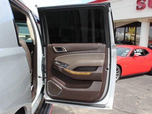 Used 2017 GMC Yukon XL Denali AWD/4WD image 12