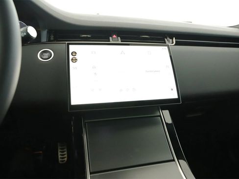 New 2024 Land Rover Range Rover Evoque Dynamic SE image 11