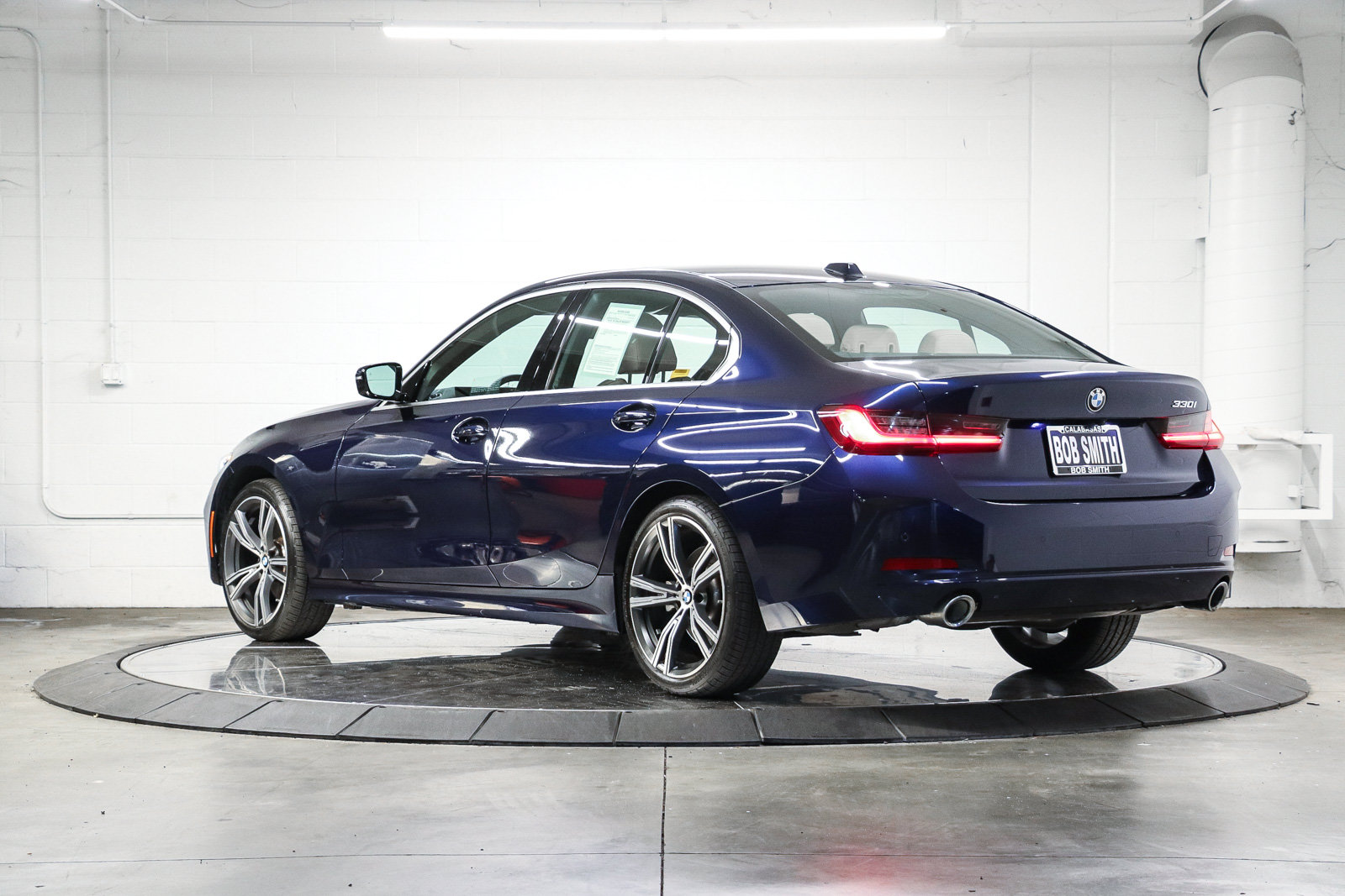 Certified 2024 BMW 330i Sedan w/ Convenience Package RWD image 4