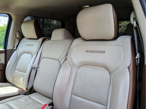 Used 2020 RAM 1500 Laramie AWD/4WD image 17