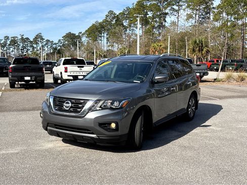 Used 2020 Nissan Pathfinder SL w/ Cargo Package image 3