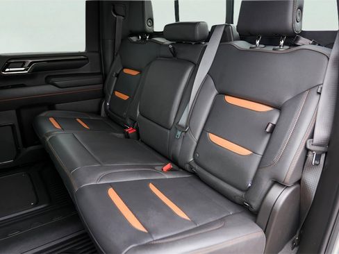 Used 2024 GMC Sierra 2500 AT4 w/ Technology Package image 27